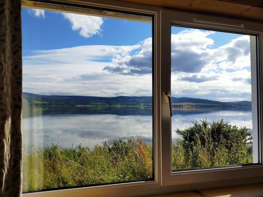 Spacious Sea View Home 5 Miles From Inverness North Kessock Exterior photo